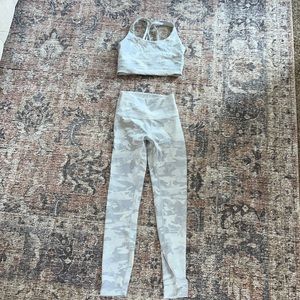 Lululemon women white Camo set